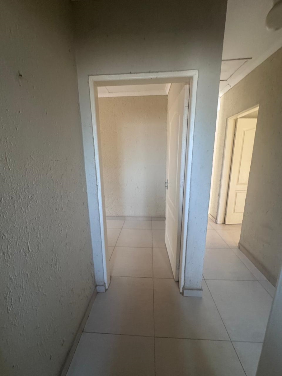 To Let 2 Bedroom Property for Rent in Magogoe North West